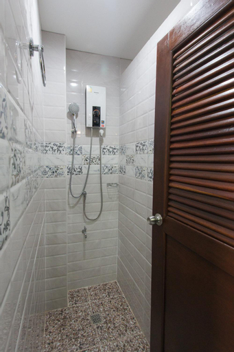Bathroom 4