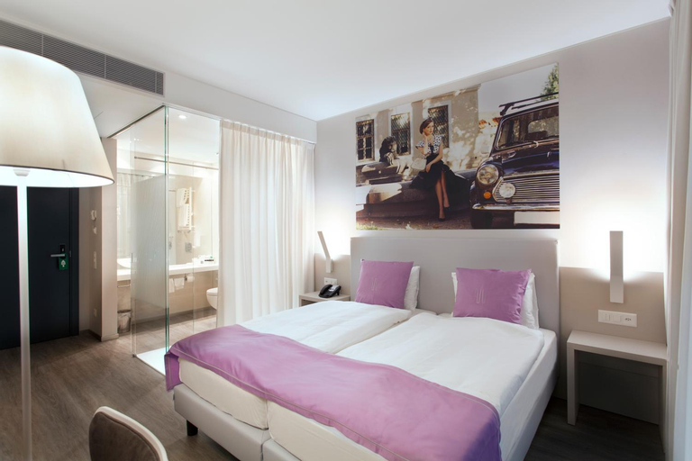 Bedroom 30