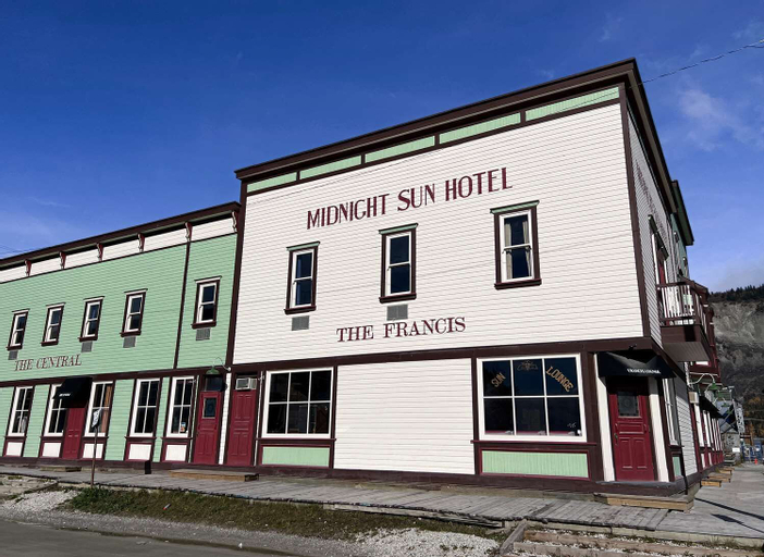 Midnight Sun, a Coast Hotel, Yukon