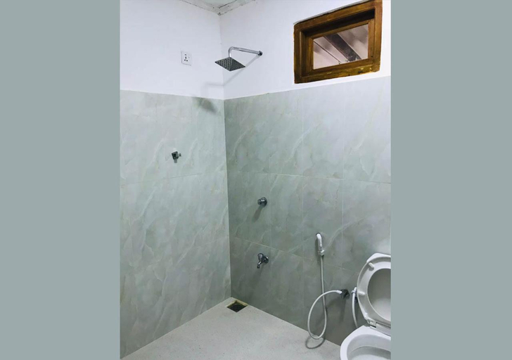 Others 4, Kasun Hotel, Hildummulla