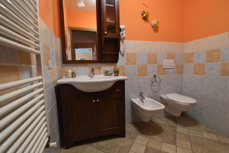 Bathroom 3, Agriturismo Pompilia, Pisa