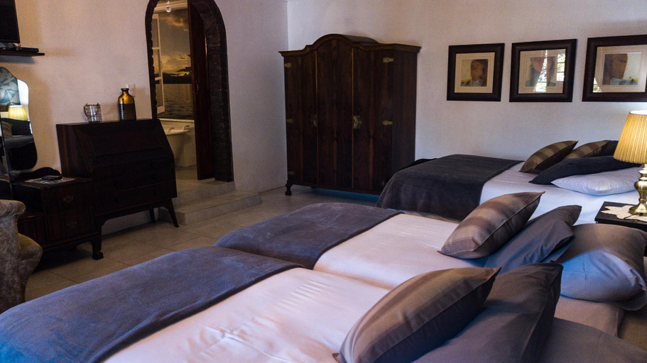 Others 5, Aquaelberg Place, Overberg