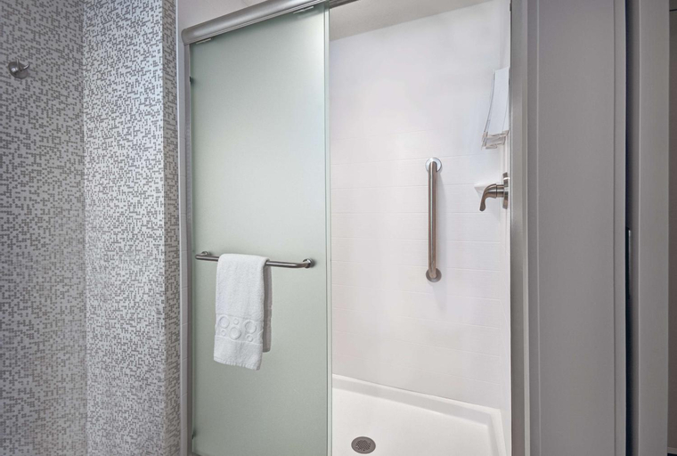 Bathroom 7