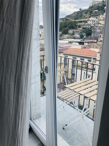 Others 5, A casa di Gemma, Napoli