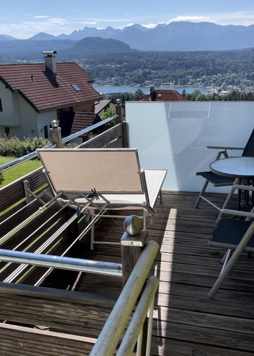 Exterior & Views 8