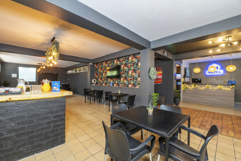 Food & Drinks 4, The N1 Hotel & Campsite Victoria Falls, Hwange