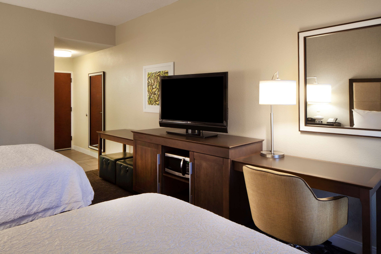 Bedroom 4, Hampton Inn Lawrenceville, Gwinnett