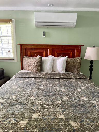 Bedroom 2, Dawson’s Hideaway
