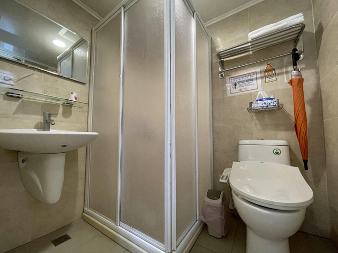 Bathroom 4, N. castle Hotel, Yilan
