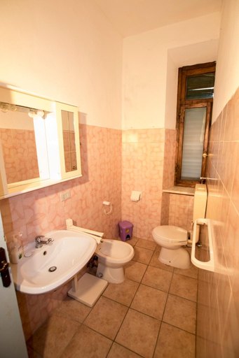 Bathroom 3, Tuscan Rustic Apartment, Grosseto