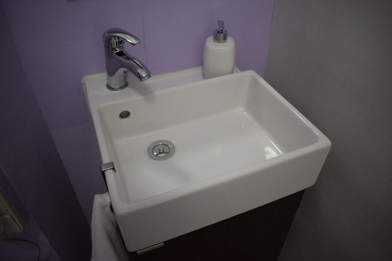 Bathroom 5, Hostal MiMi Las Ramblas, Barcelona