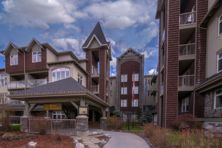 Exterior & Views 2, Luxurious One Bedroom Suite WindTower, Division No. 15