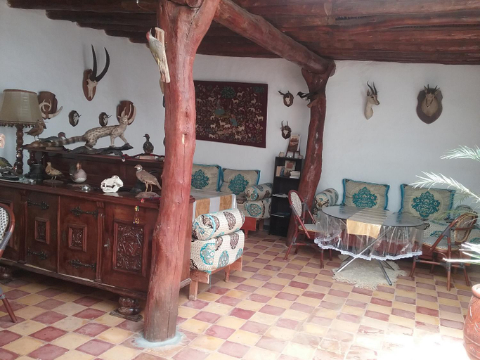 Others 4, Relais De Tahla, Taza