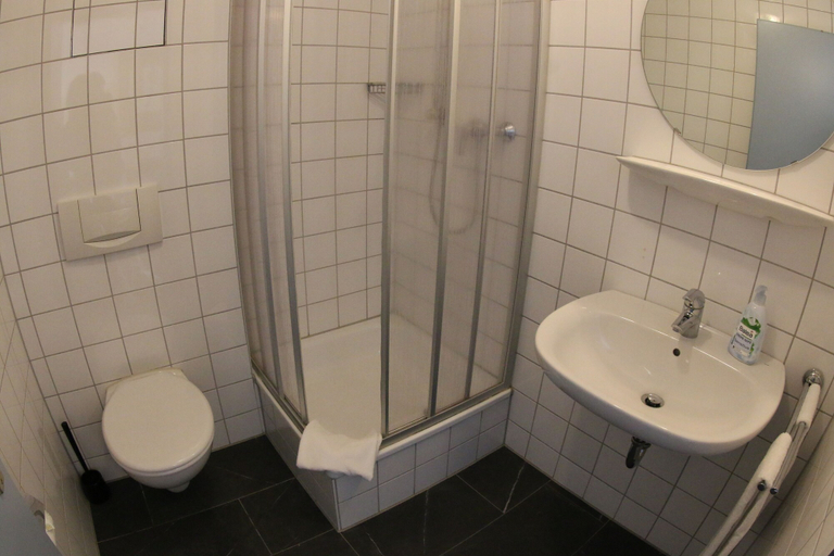 Bathroom 5, Gästehaus Bavaria, Regensburg