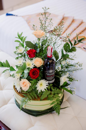 Food & Drinks 9