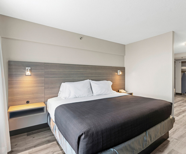Bedroom 4, Travelodge by Wyndham Saskatoon, Division No. 11