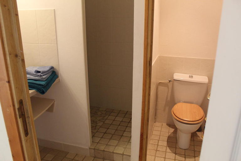 Bathroom 2, COMME UN COQ EN PATE, Saône-et-Loire