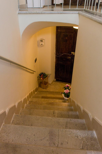 Others 5, Le Stanze Dell'Imperatore B&B, Potenza