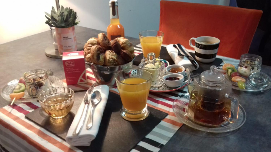 Food & Drinks