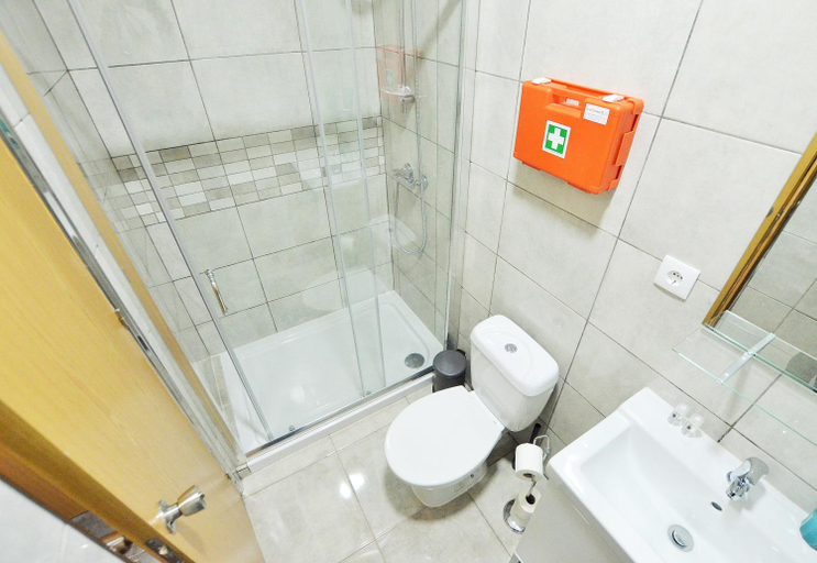 Bathroom 3, Suites & Apartments - DP Setubal, Setúbal