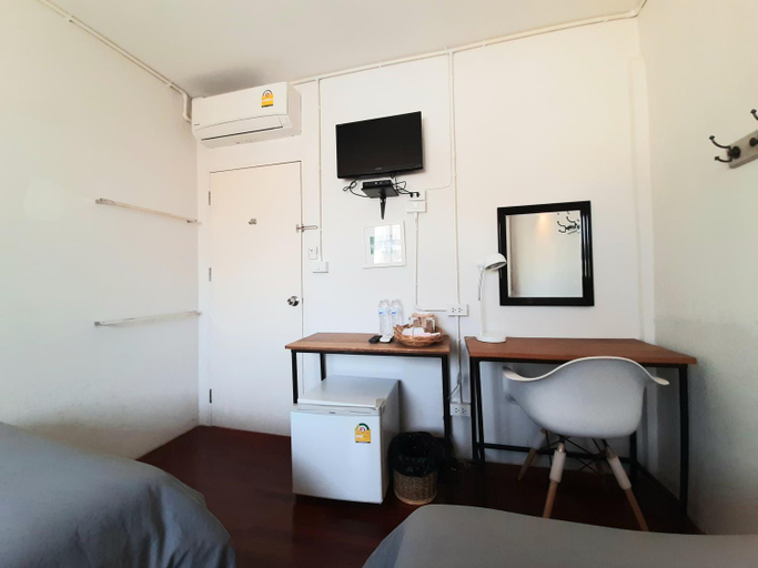 Bedroom 4, Pingplalee Female House, Phaya Thai