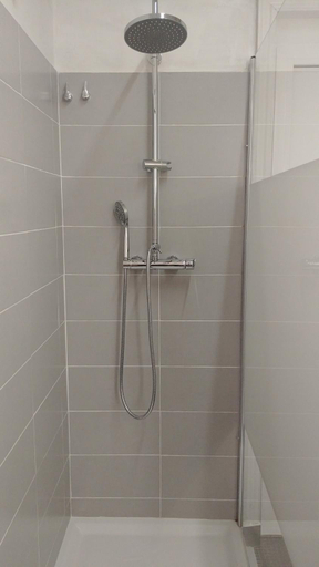 Bathroom 4, Hotel Vittoria, Genova