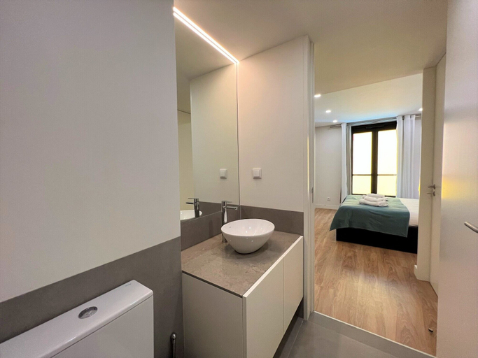 Bathroom 3, Faro Design 5 by Homing, Faro