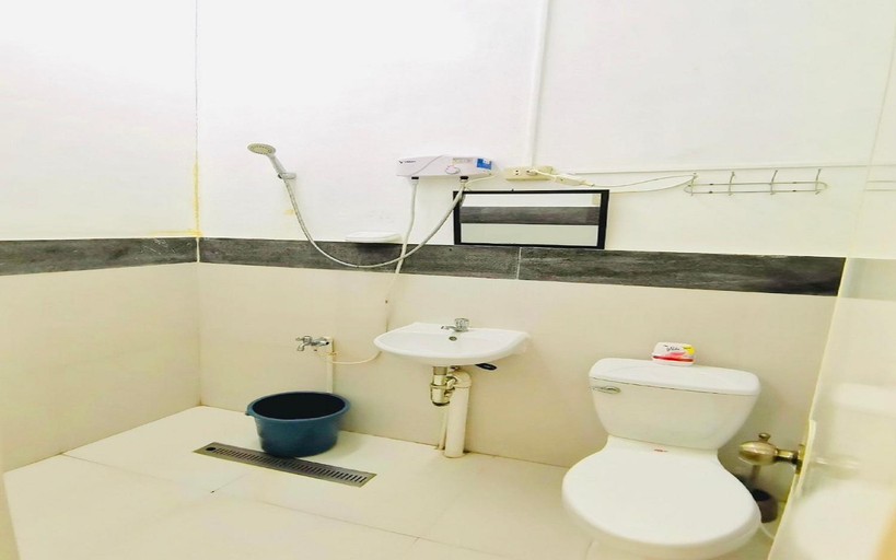 Bathroom 2, Big Paul Hostel, El Nido