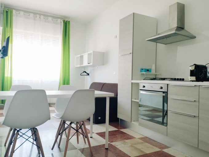 Others 4, Thomas'home, Ragusa