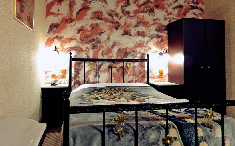 Bedroom 2, 4epoxesxenonas, Peloponnese