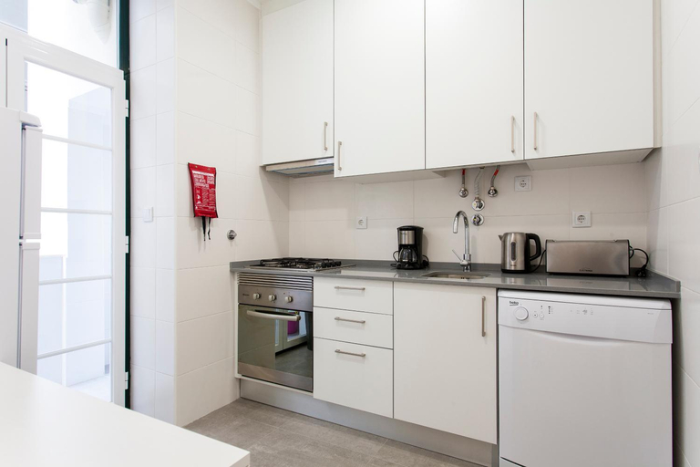Kitchen 2, Central Downtown by Central Hill Apartments, Lisbon
