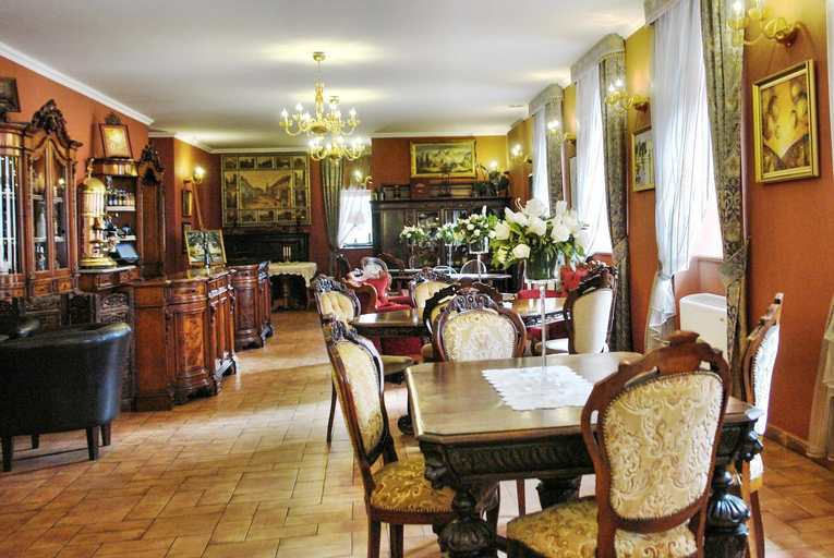 Food & Drinks 5, Komoda Club Residence, Kalisz