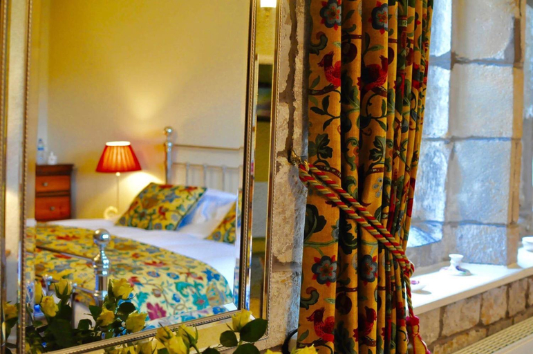 Others 4, Hurstwood Hall, Lancashire