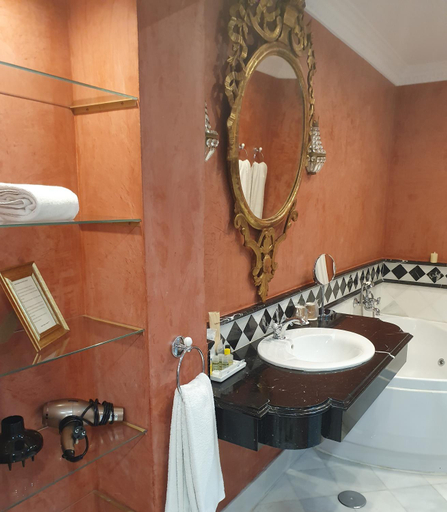Bathroom 4, Hotel Ateneo Sevilla, Sevilla