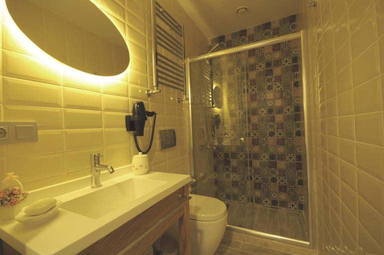 Bathroom 5, Ada Home Istanbul, Beyoğlu