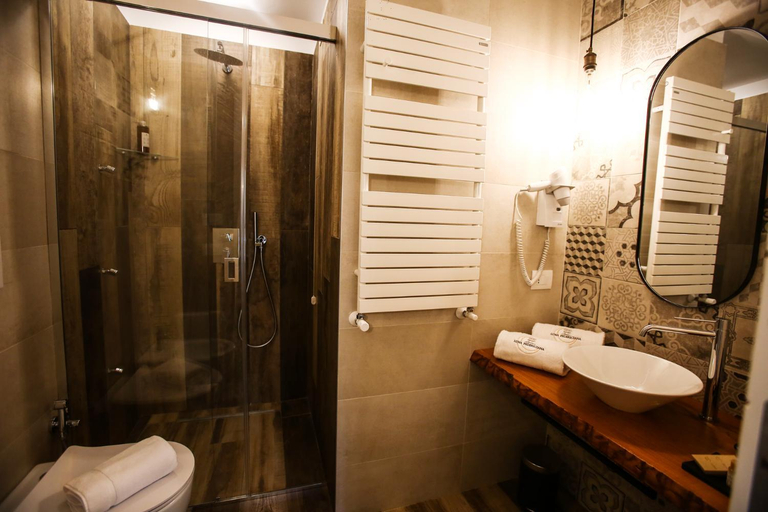 Bathroom 5, Luna Federiciana Luxury Room & Spa, Bari