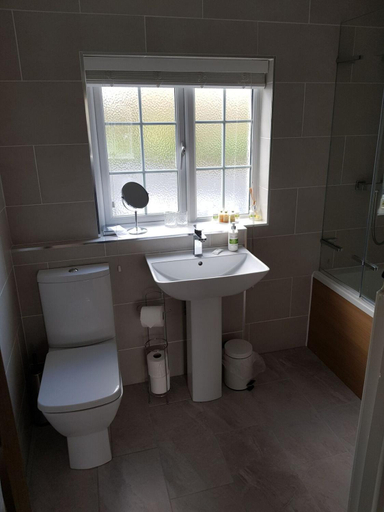 Bathroom 2, Monkey Brewhouse, Hampshire