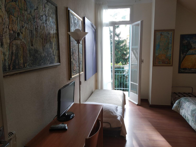 Bedroom 2, Hotel Lucciola, Imperia