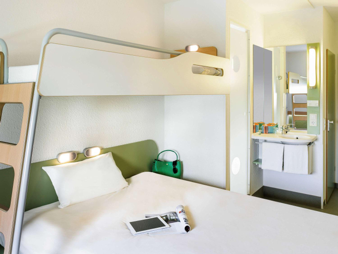 Bedroom 15