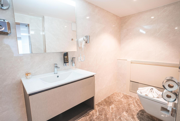 Bathroom 8