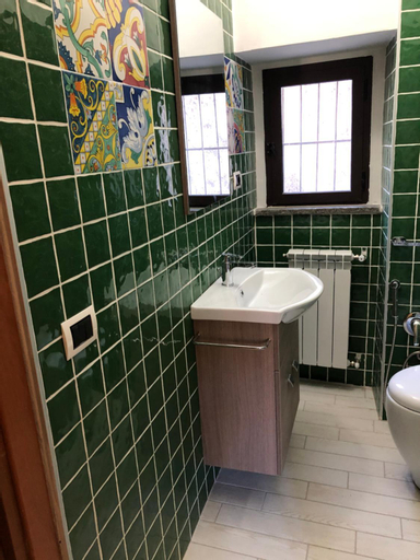 Bathroom 4