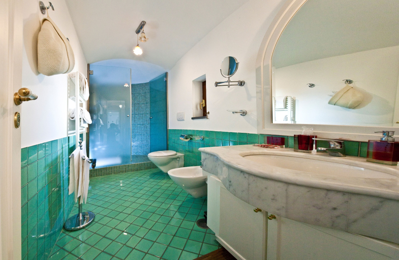 Bathroom 3, Villa Angelina, Napoli