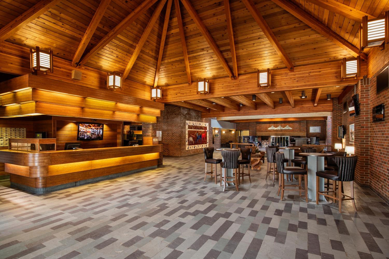 Public Area 2, Valhalla Hotel & Conference Centre, Thunder Bay