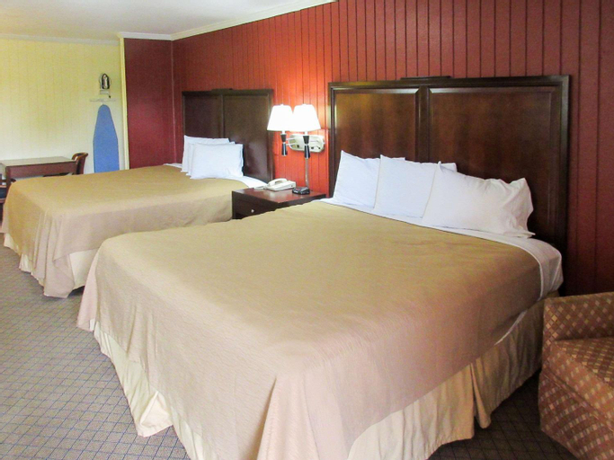 Bedroom 2, Rodeway Inn, Jackson