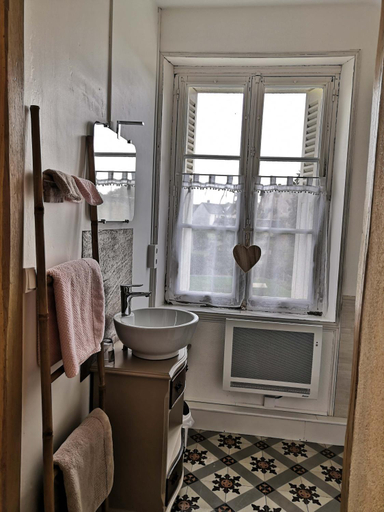 Bathroom 5, Le Manoir du Gouverneur, Loir-et-Cher