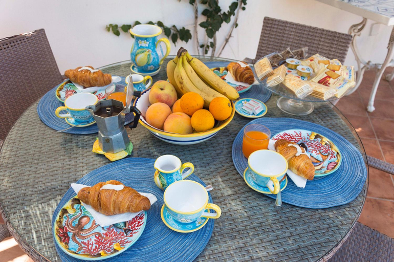 Food & Drinks 3, Il Veliero B&B Family Run, Napoli