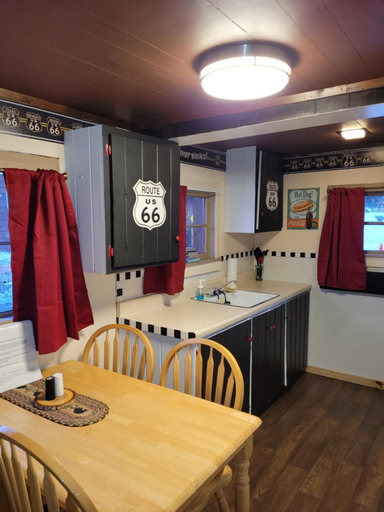 Others 5, Chinook Cabins & RV Park, Rio Grande