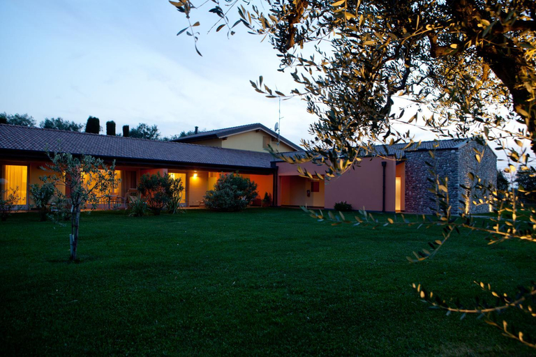 Others 5, Agriturismo Tre Colline, Verona