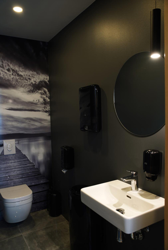 Bathroom 4, Hotell Tammsaare, Pärnu