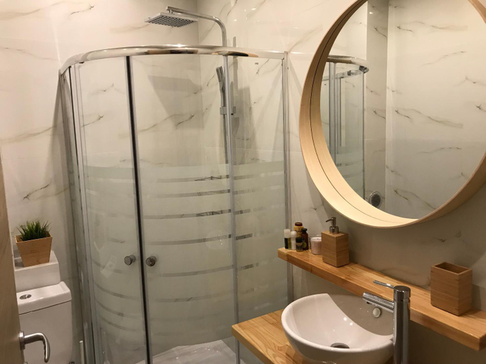 Bathroom 4, Flight Apartment Airport, Attica